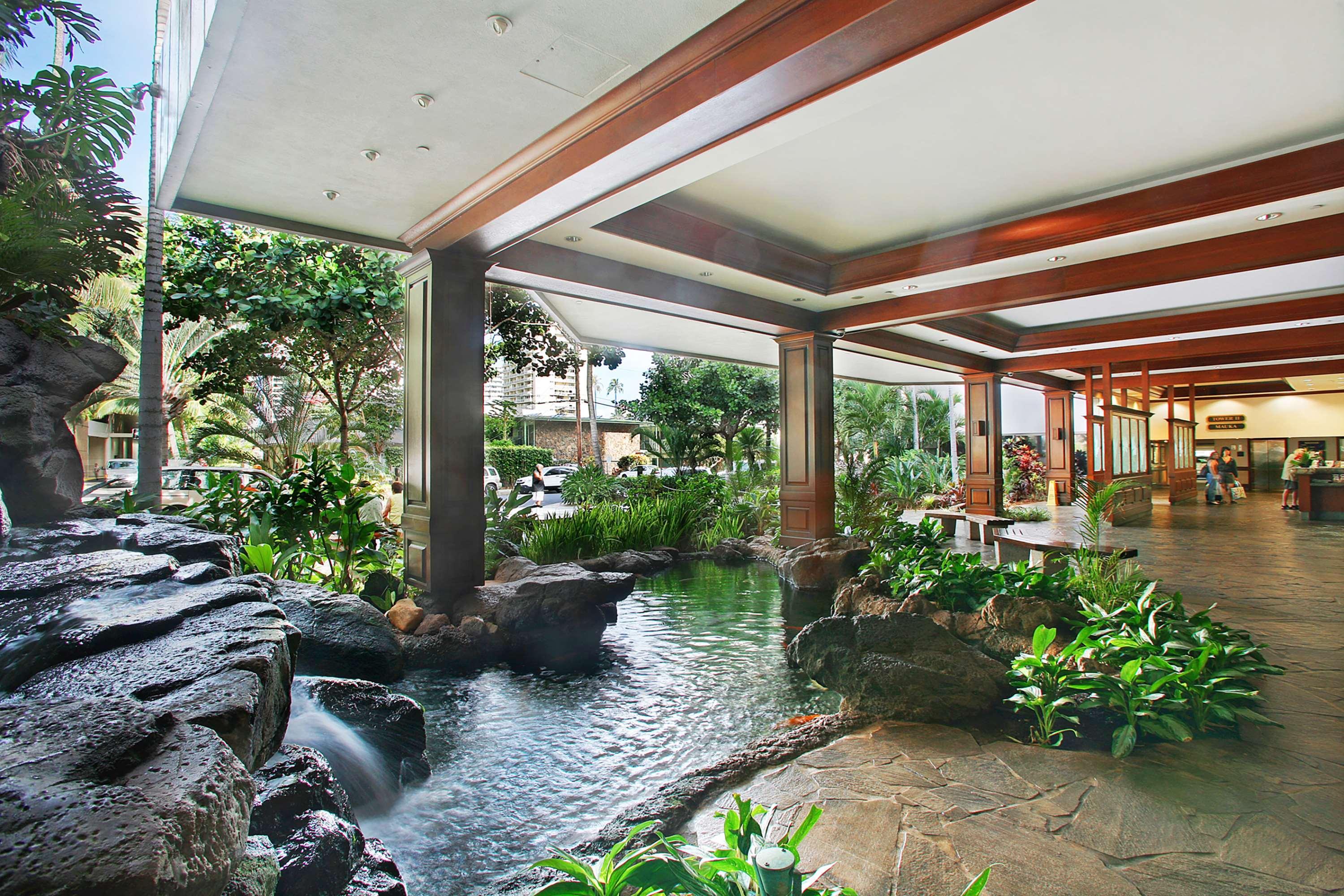 Aparthotel Aston At The Waikiki Banyan Honolulu Exteriér fotografie